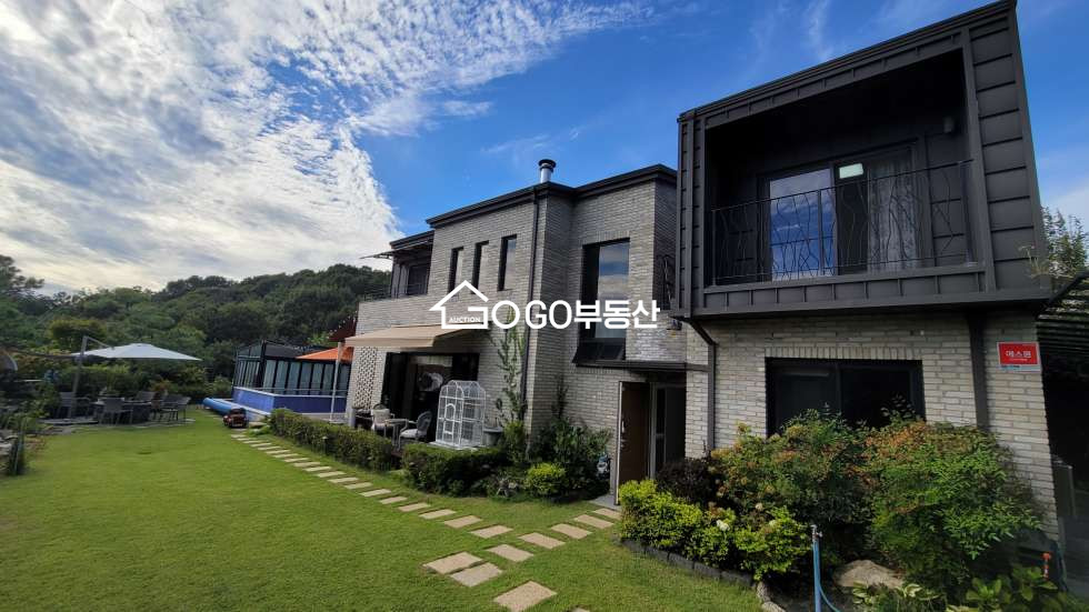 Exterior & Garden (외관과 정원)
