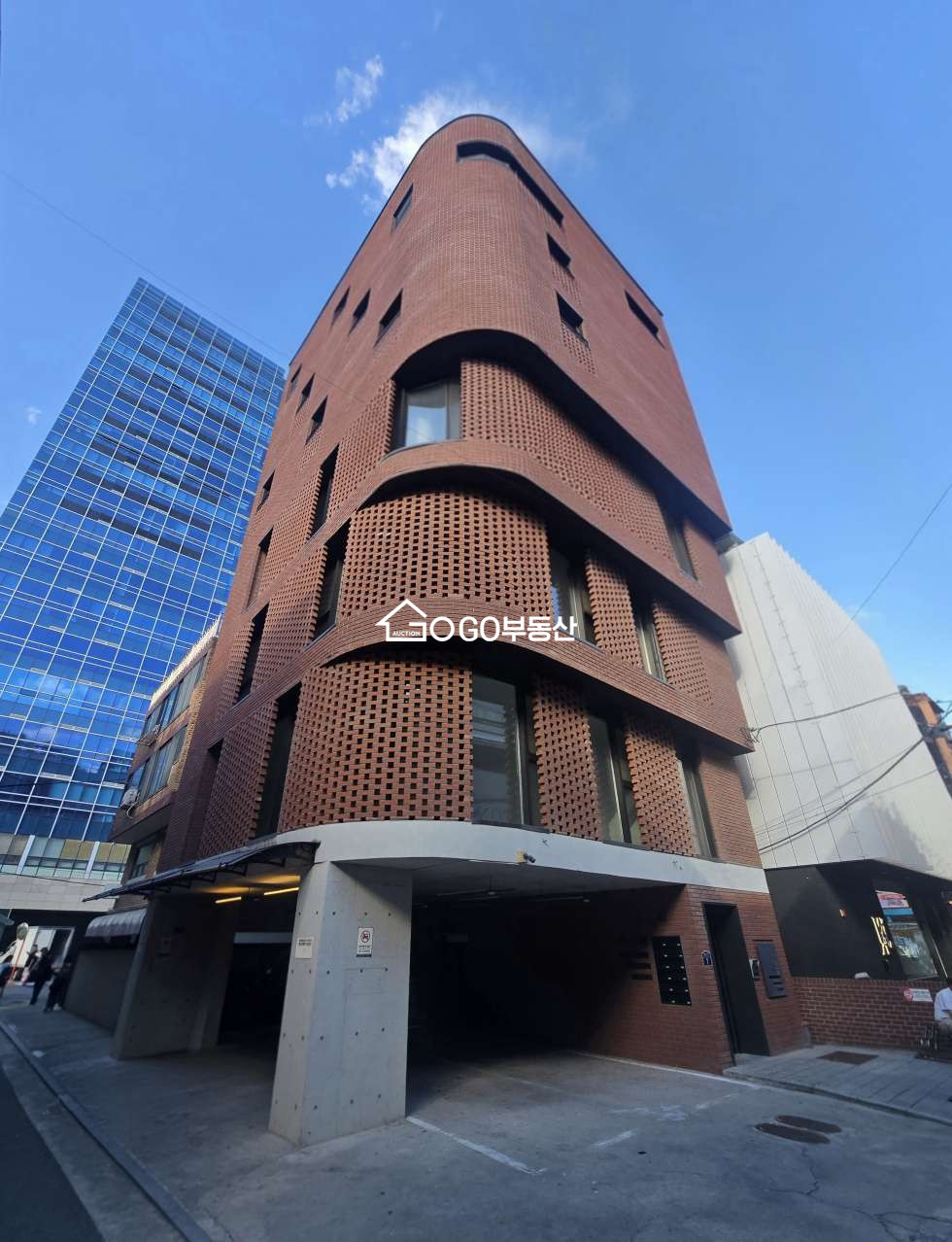 서울 성동구 성수동2가 성수동 사옥용 빌딩 통매 120억 , 성수역 3분거리 초역세권 강력추천 매매 매물번호 11010 사진 1